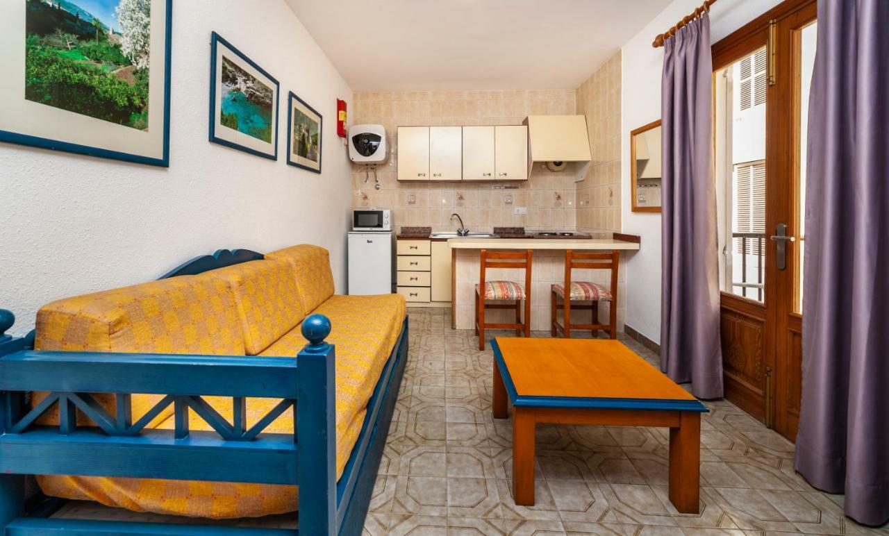 Apartamentos Charlys Can Picafort カン・ピカフォルト エクステリア 写真