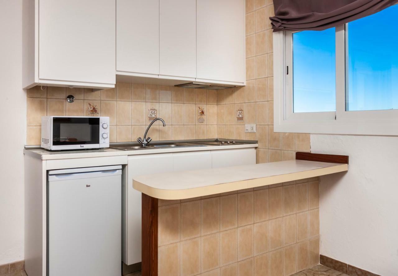 Apartamentos Charlys Can Picafort カン・ピカフォルト エクステリア 写真