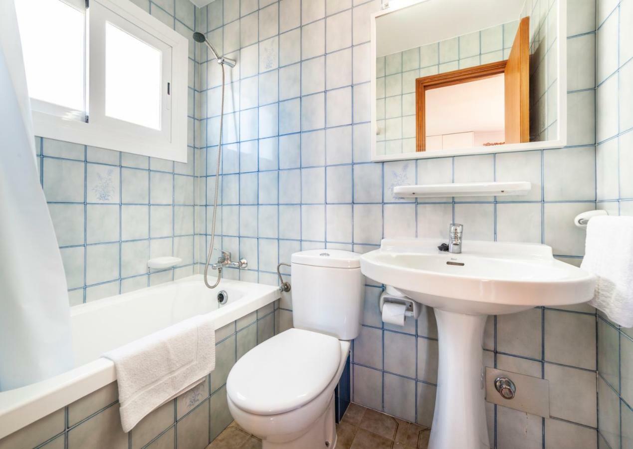 Apartamentos Charlys Can Picafort カン・ピカフォルト エクステリア 写真