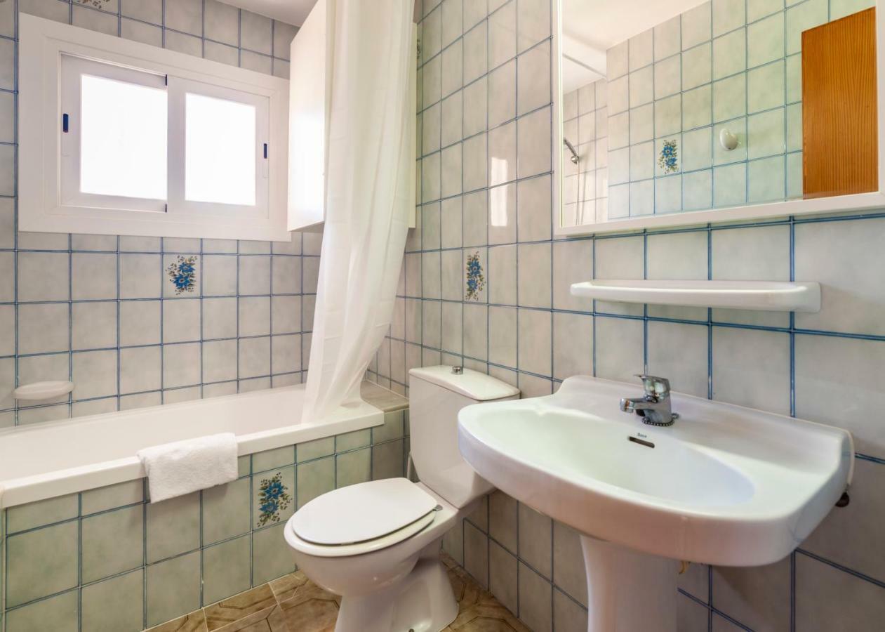 Apartamentos Charlys Can Picafort カン・ピカフォルト エクステリア 写真