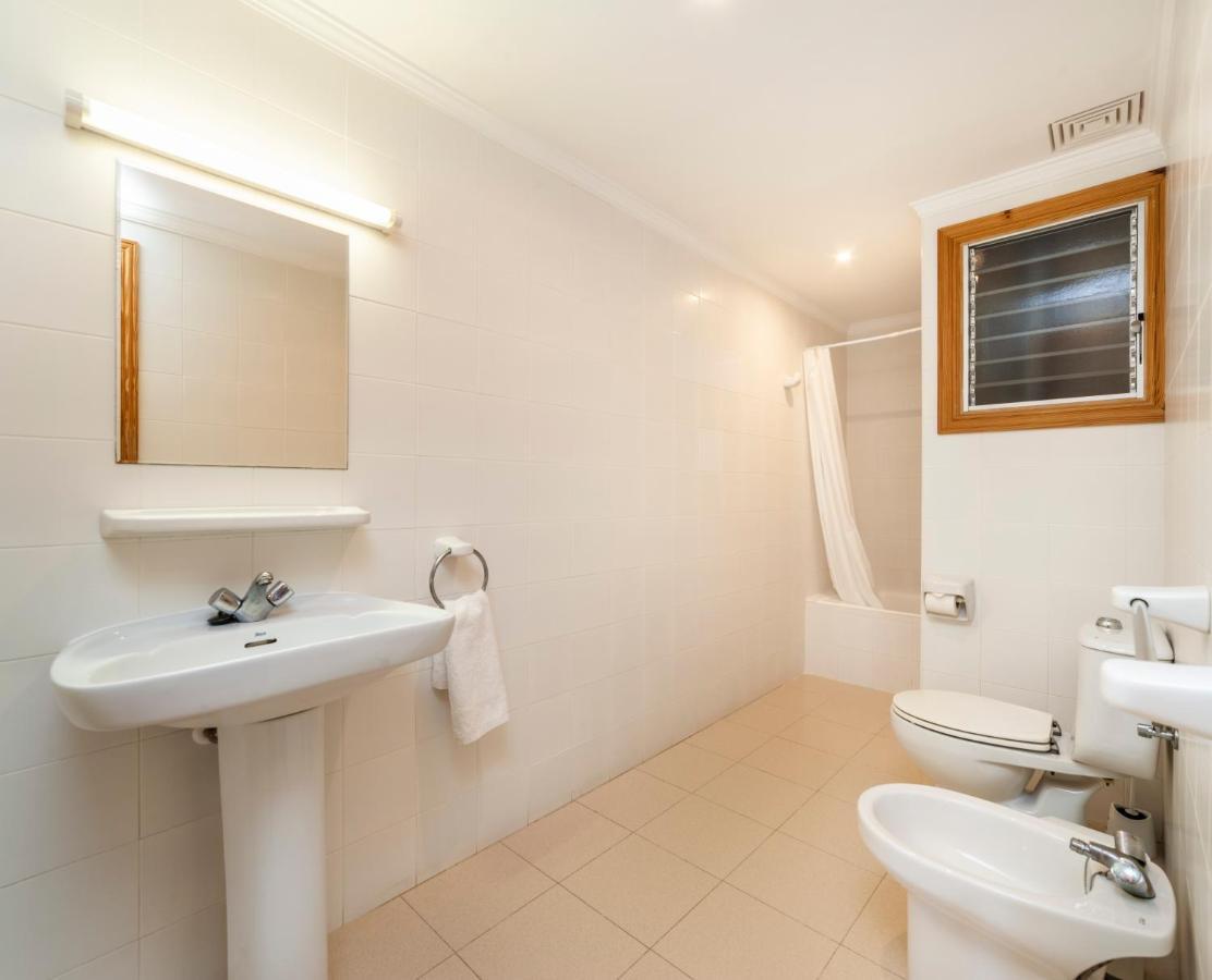 Apartamentos Charlys Can Picafort カン・ピカフォルト エクステリア 写真