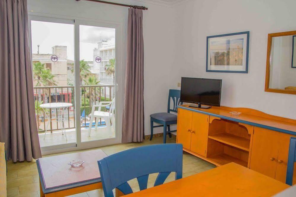 Apartamentos Charlys Can Picafort カン・ピカフォルト エクステリア 写真